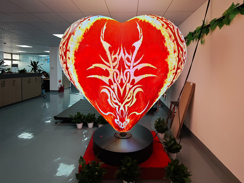 P4 Love Heart-Shaped LED Screen